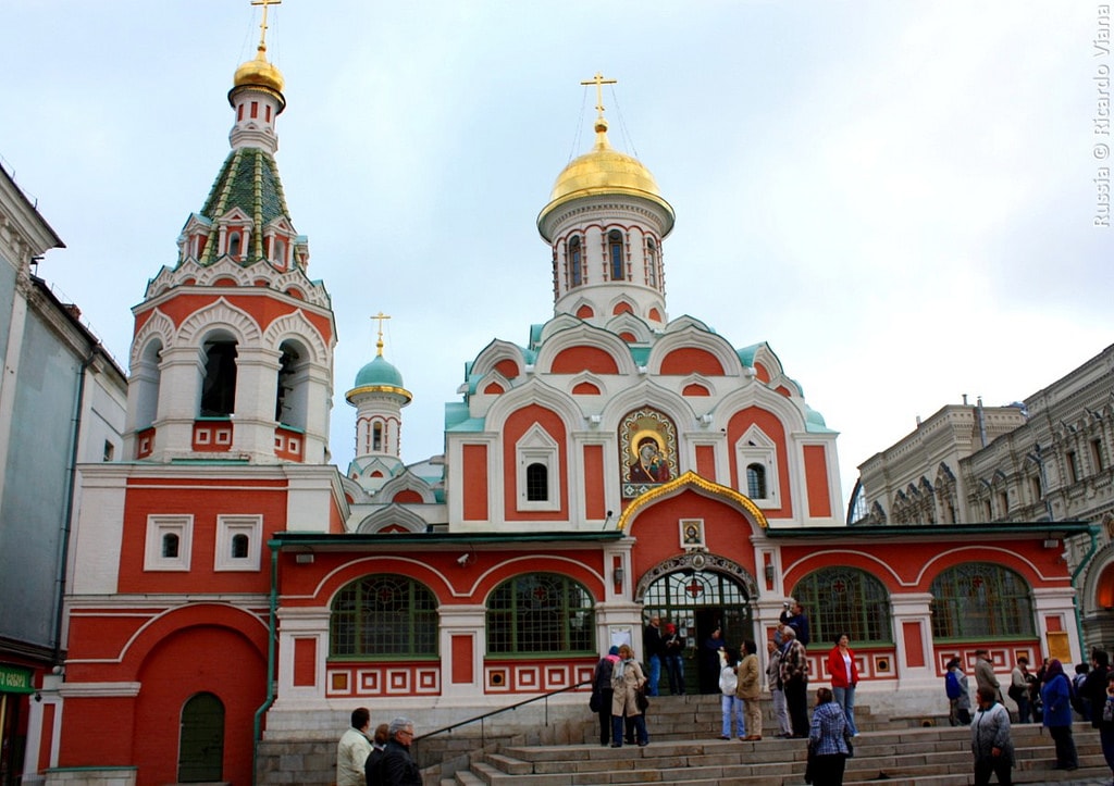 Sắc màu trong thiết kế cảnh quan - Nhà thờ Đức mẹ Kazan
