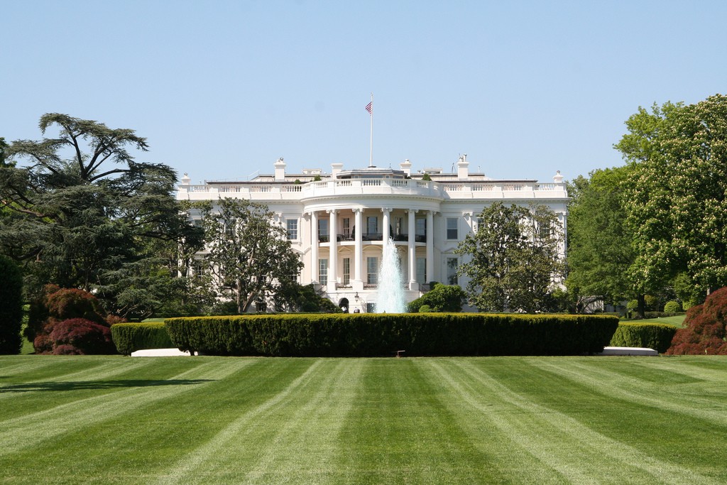 Sắc màu trong thiết kế cảnh quan - White House